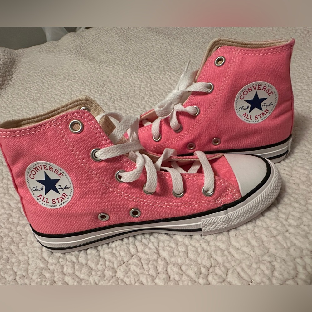 Converse Chuck Taylor all star pink high top youth size 1